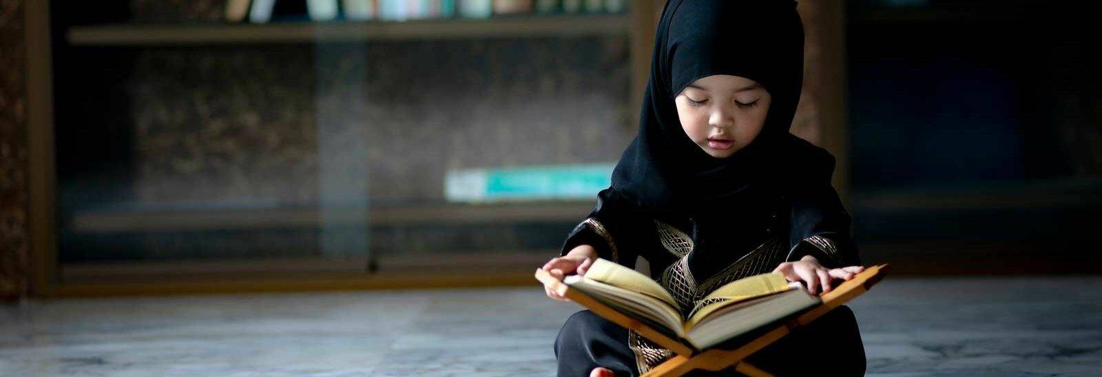 anak kecil membaca al qur'an